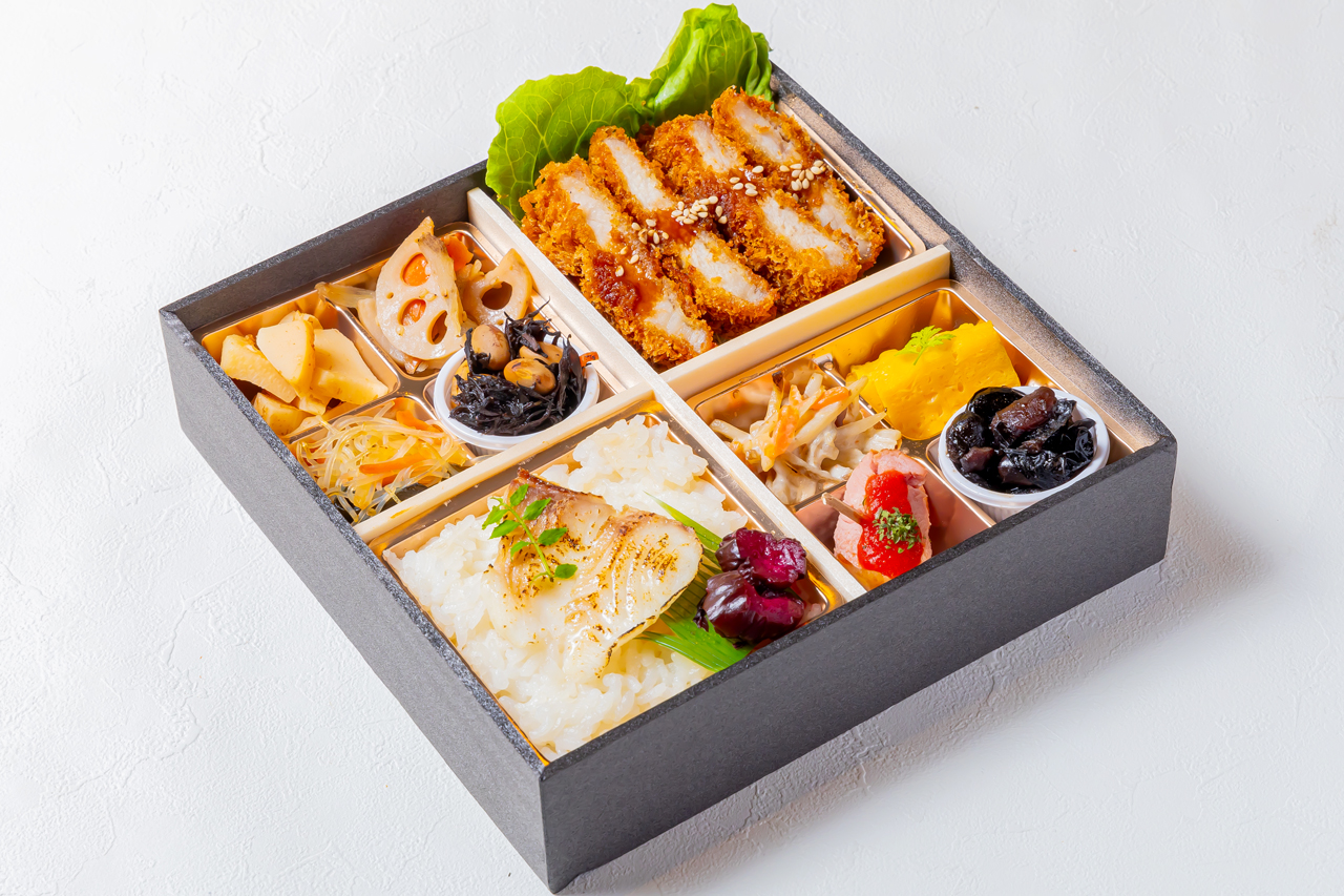 季節の副菜鯛めしとトンカツ和膳