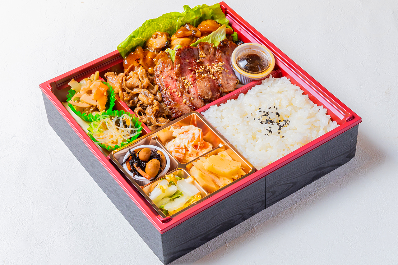 ステーキ焼肉亭ステーキ&焼肉&グリルチキンのトリプル御膳